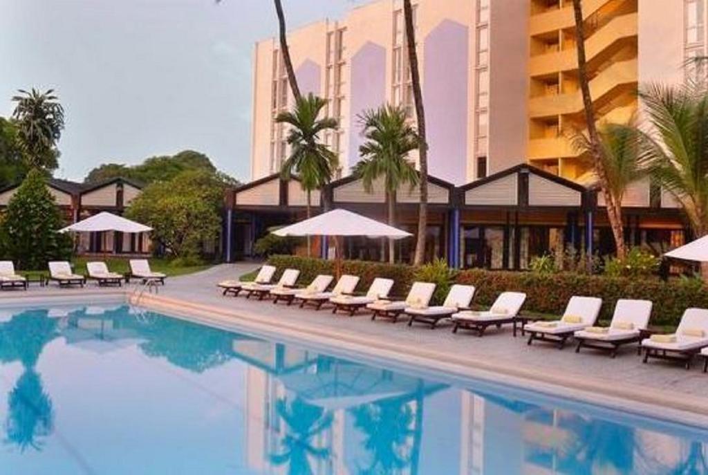 Douala Rabingha Hotel Екстериор снимка