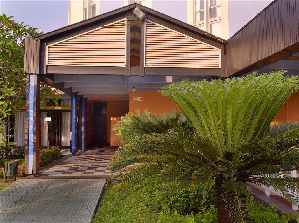 Douala Rabingha Hotel Екстериор снимка