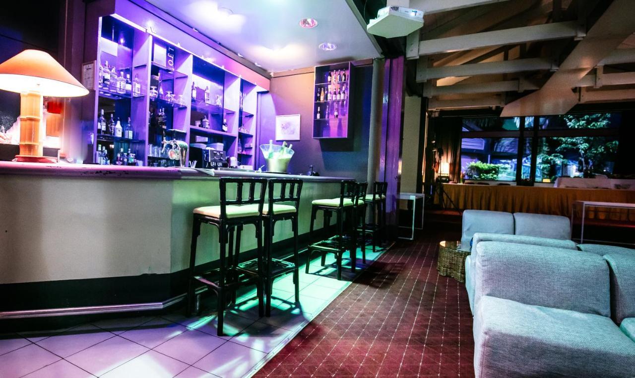 Douala Rabingha Hotel Екстериор снимка